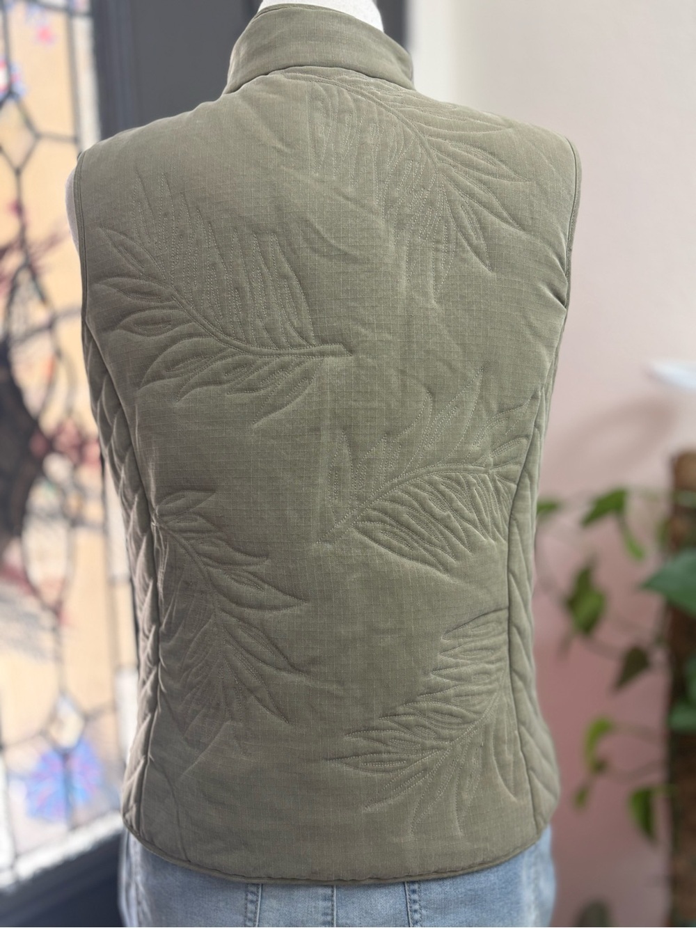 Tommy Bahama Silk Olive Green Quilted Zipper Snap Button Vest - Picture 7 of 11